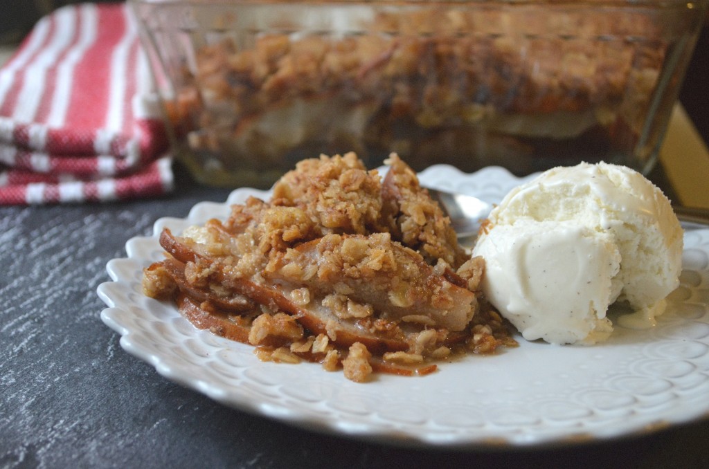 Cardamom-Scented Pear Crisp